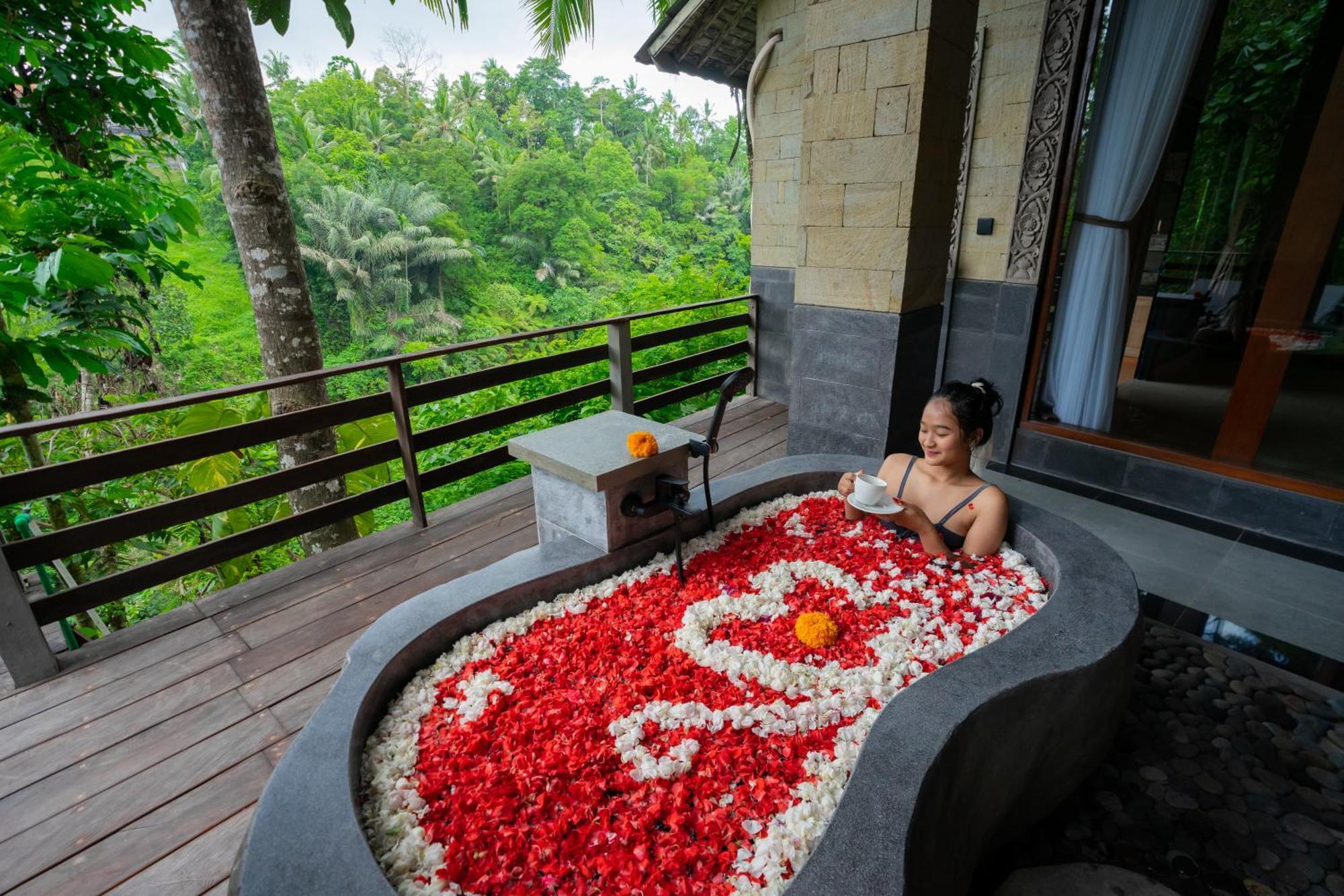 Ubud Paras Villa Exterior photo