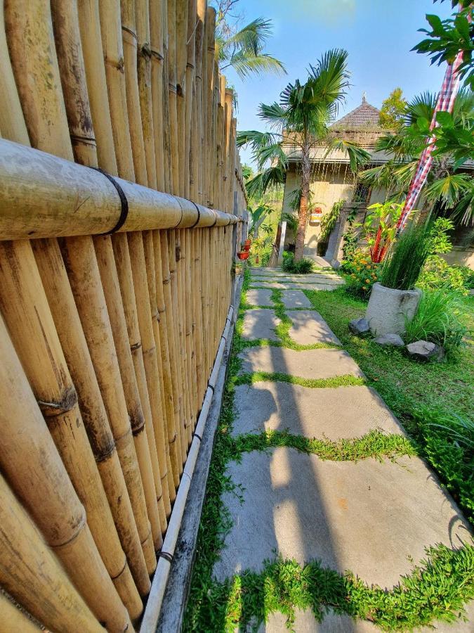 Ubud Paras Villa Exterior photo